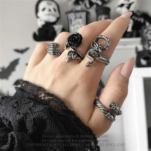 Hearts & Roses Alchemy Wild Black Rose Adjustable Ring - Image 2